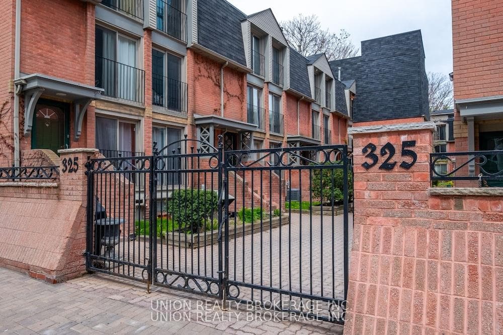 325 Jarvis Street Unit 17, Toronto C08