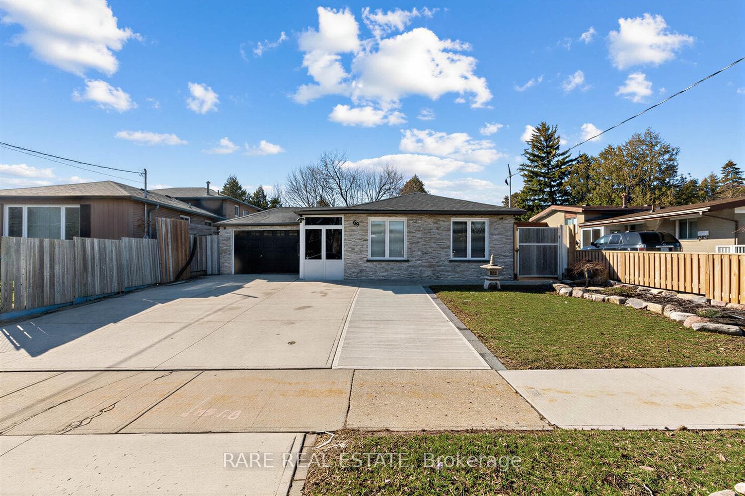 69 Fletcherdon Crescent, Downsview / Black Creek, ON M3N 1S2 - Photo 1