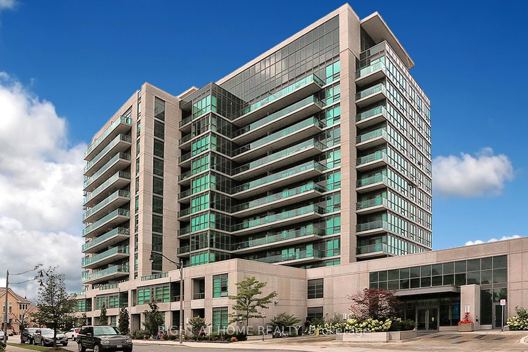 35 Brian Peck Crescent Unit 303, Flemingdon Park / Don Mills, ON M4G 0A5 - Photo 1