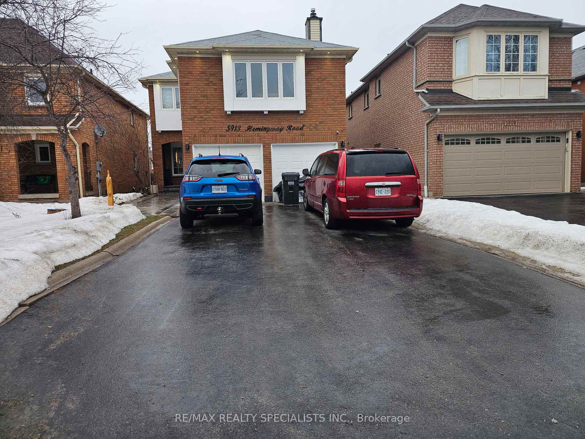 5913 Hemingway Road, Mississauga, ON L5M 5K8 - Photo 1