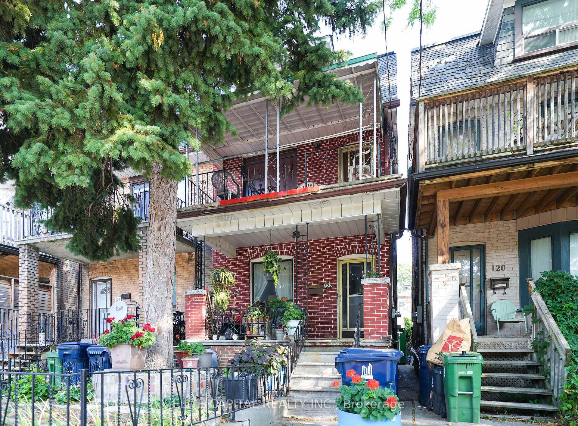 122 Marchmount Road, Annex / Yorkville / Summerhill, ON M6G 2B1 - Photo 1