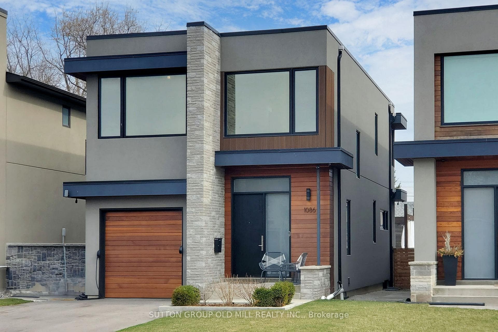 1086 Gardner Avenue, Mississauga, ON L5E 1B7 - Photo 1