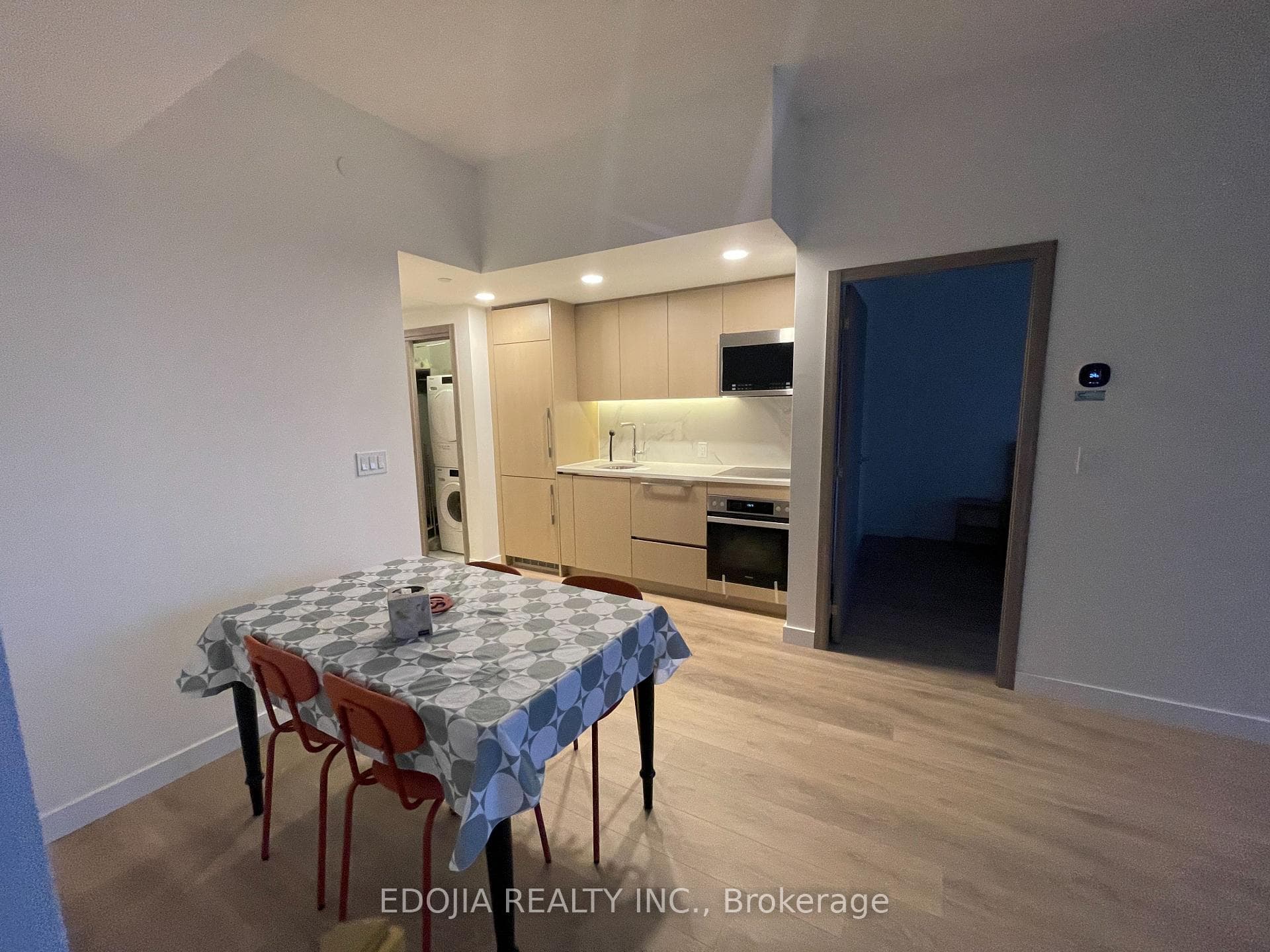 38 Widmer Street Unit 4105, Toronto C01
