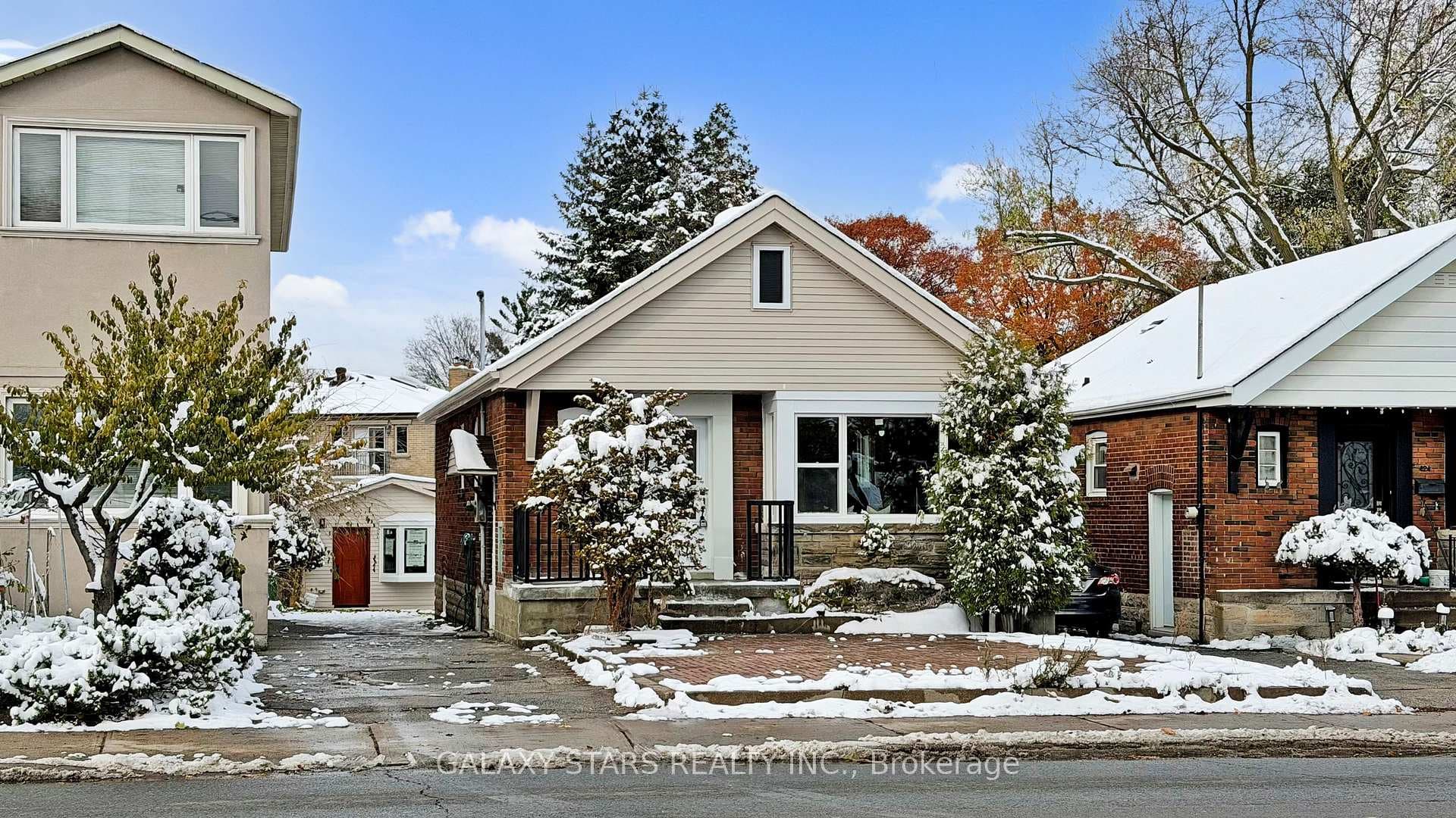 422 O'connor Drive, Danforth / East York, ON M4J 2W3 - Photo 1