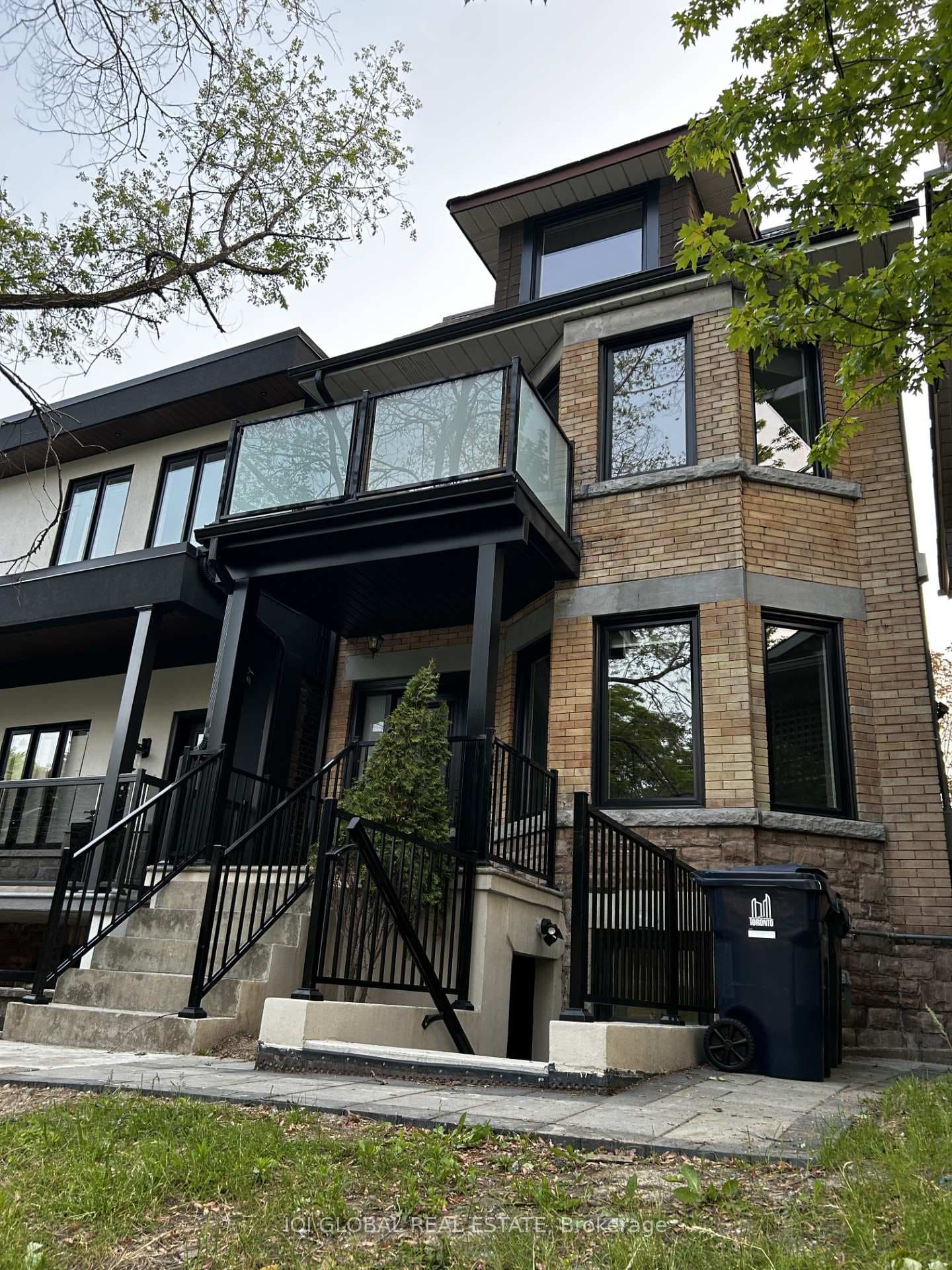 1502 Dufferin Street Unit 3rd Flr, Bloor West Village / Swansea, ON M6H 3L4 - Photo 1