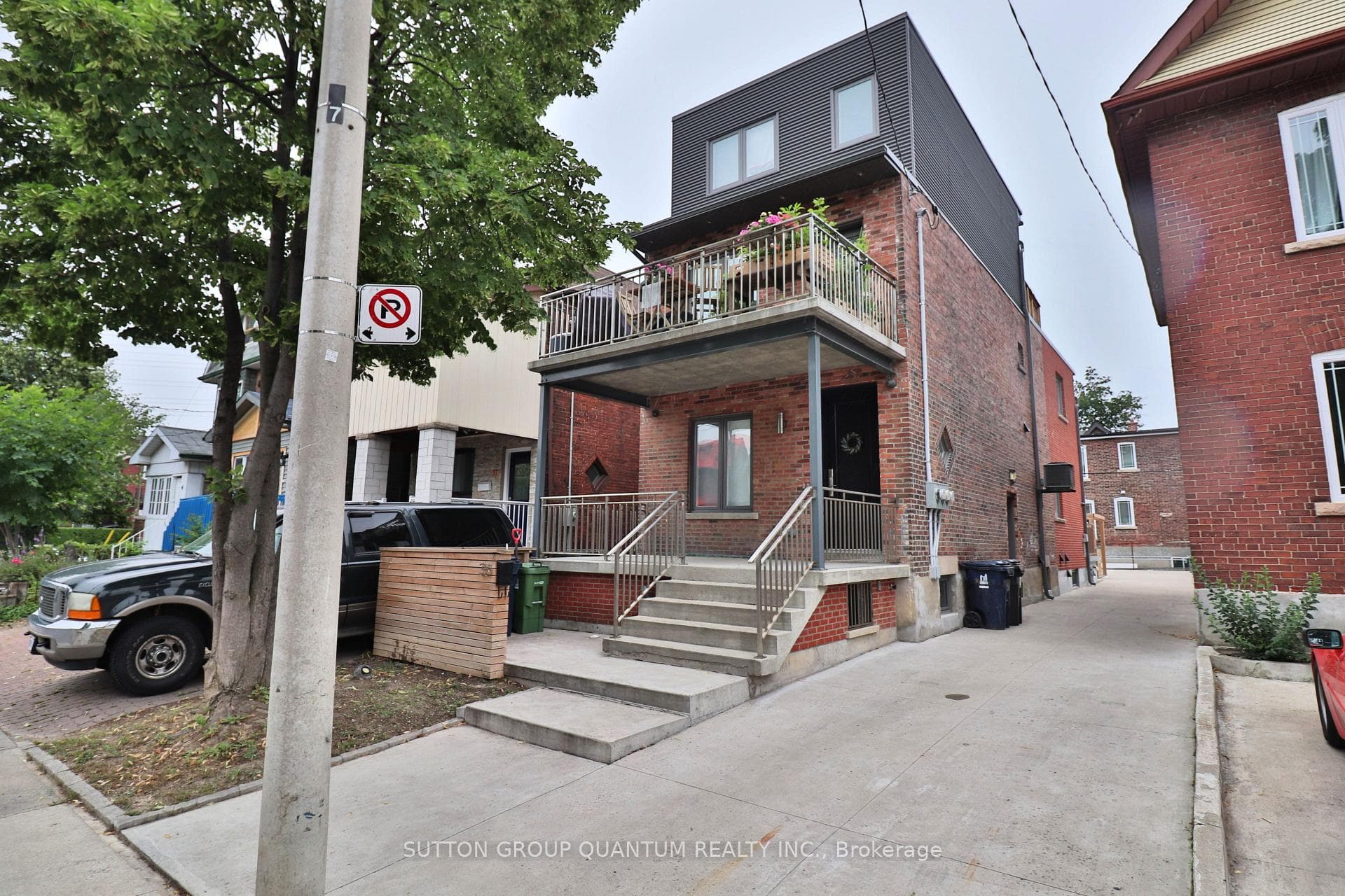 35 Cloverdale Road Unit Bsmt Sd, Keelesdale / Eglinton West, ON M6N 3L6 - Photo 1