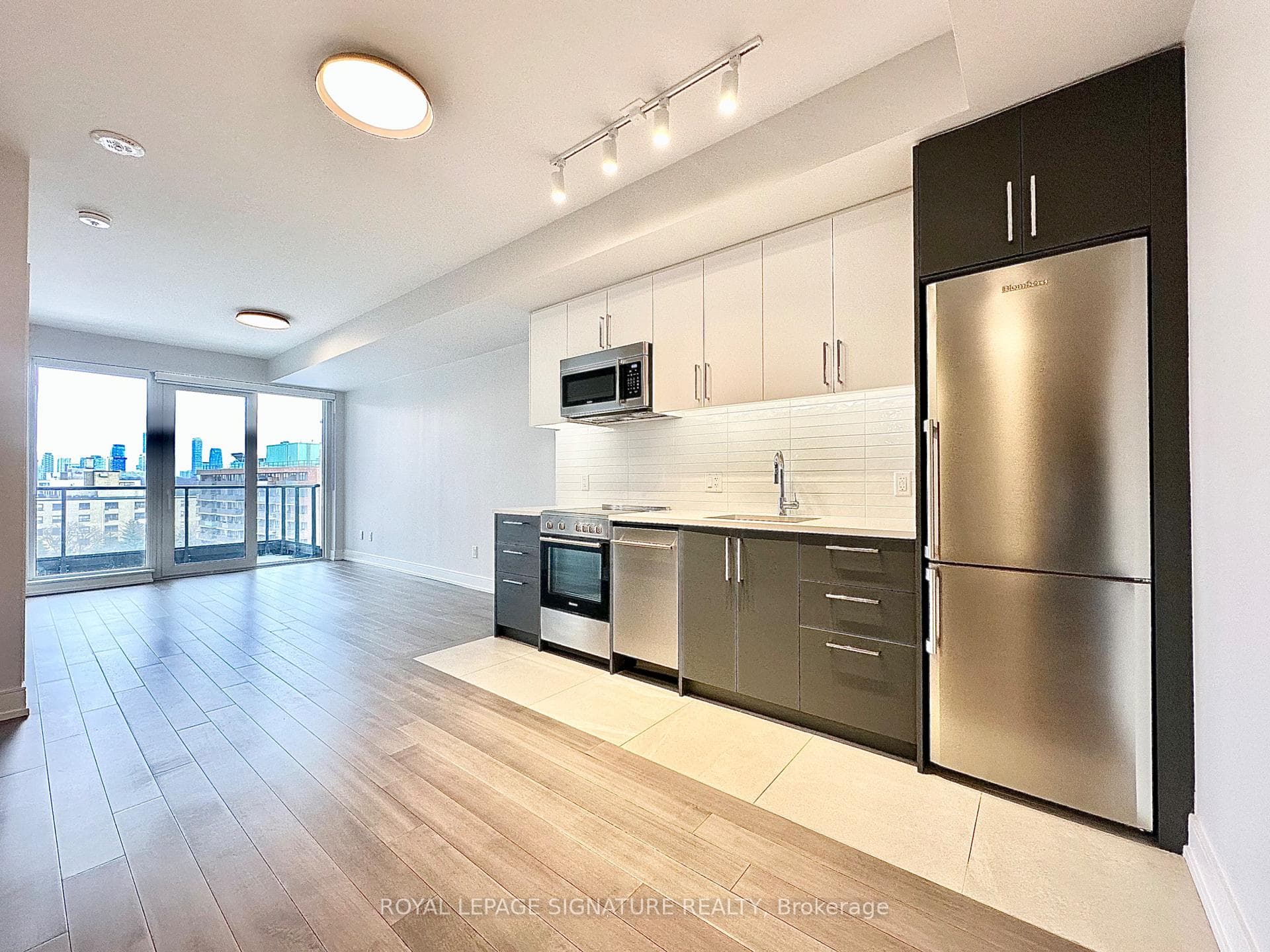 2525 Bathurst Street Unit 602, Lawrence Park / Bedford Park, ON M6B 2Y9 - Photo 1
