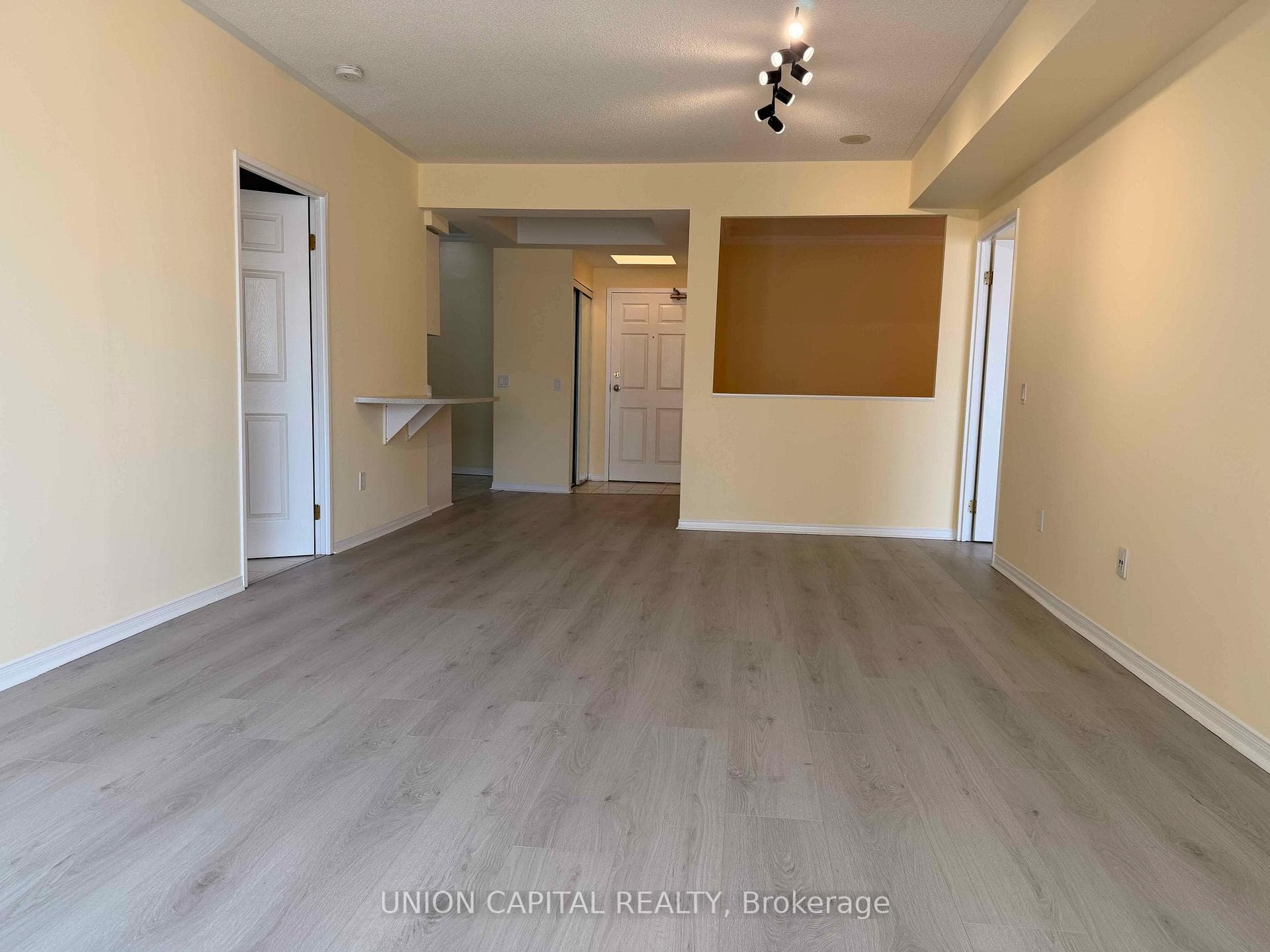 7398 Yonge Street Unit 311, Vaughan