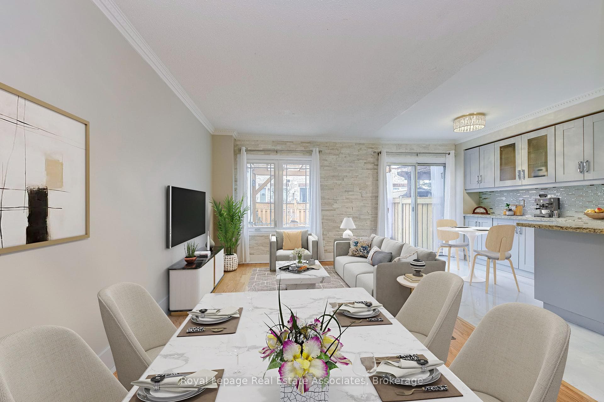 6978 Lisanne Court, Mississauga, ON L5N 6Z7 - Photo 1