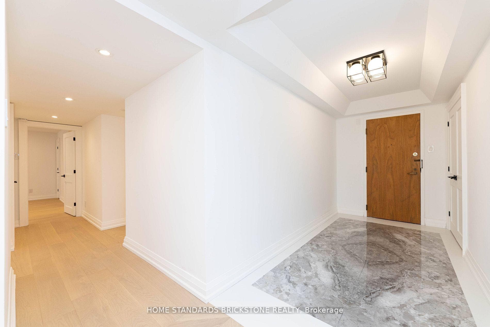 61 St Clair Avenue Unit 805, Annex / Yorkville / Summerhill, ON M4V 2Y8 - Photo 1
