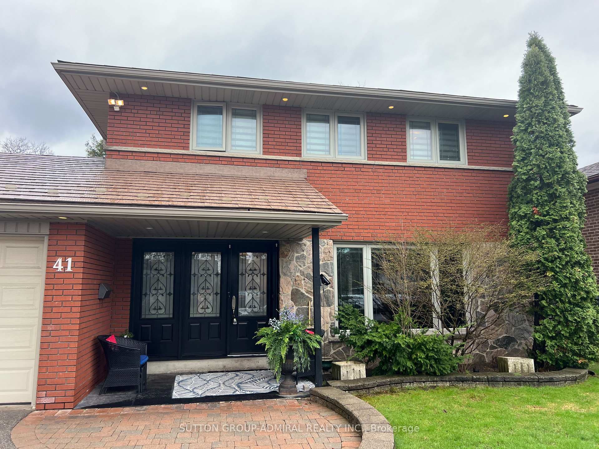 41 Hamptonbrook Drive, Etobicoke (Kingsview Village / Humber Heights), ON M9P 1A2 - Photo 1
