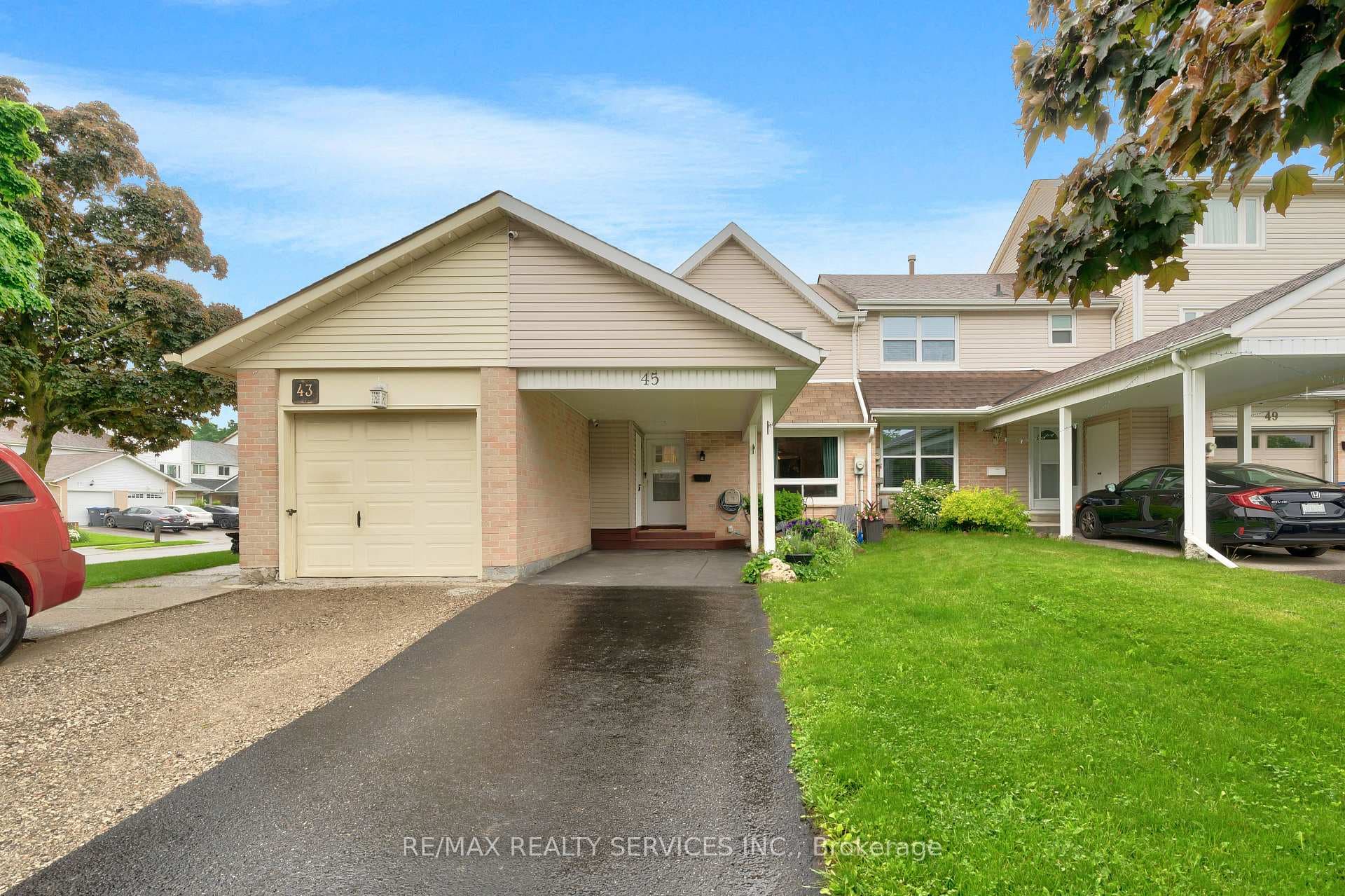 45 Courtleigh Square, Brampton
