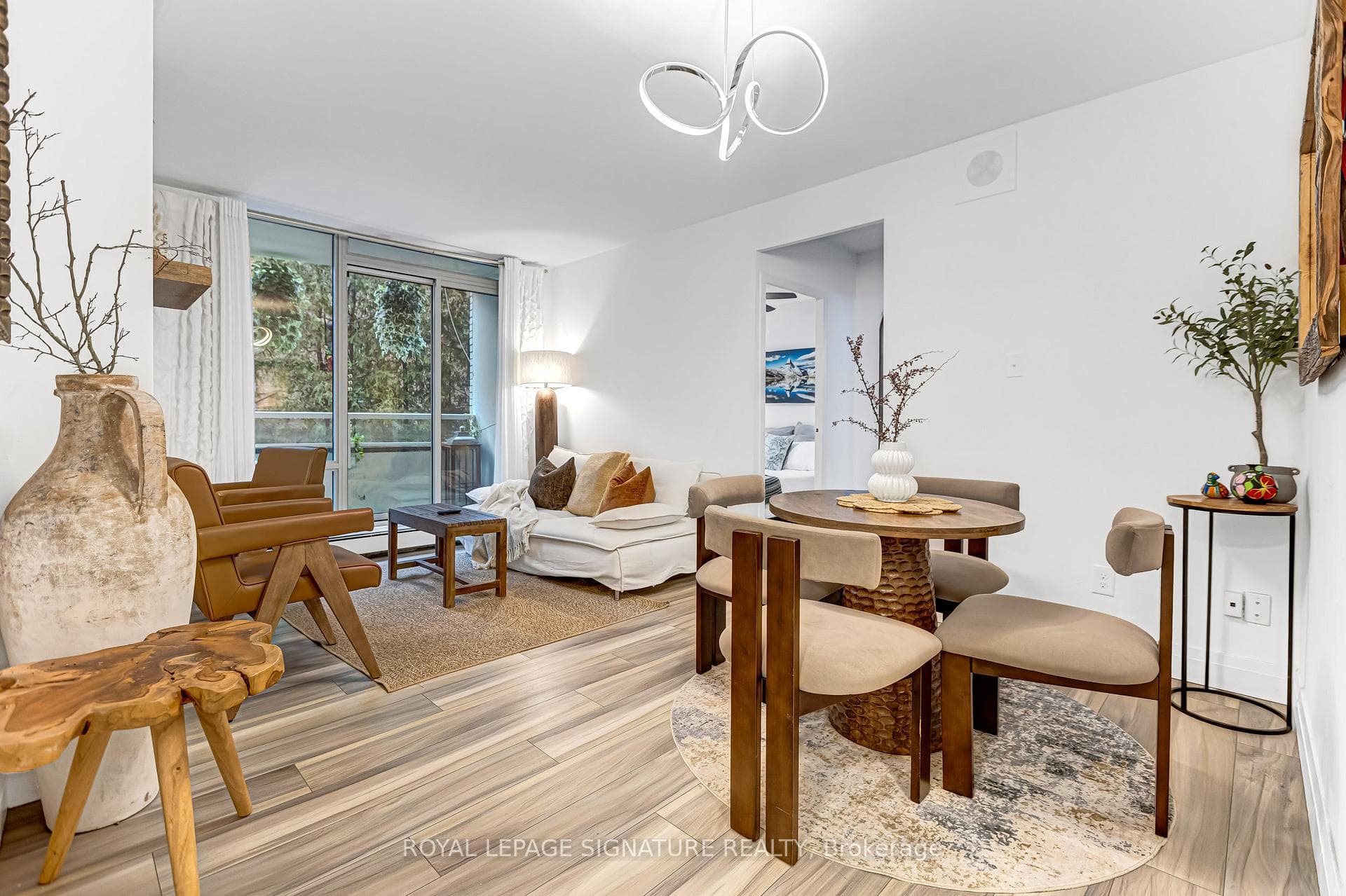335 Lonsdale Road Unit 209, Forest Hill / Deer Park, ON M5P 1R4 - Photo 1