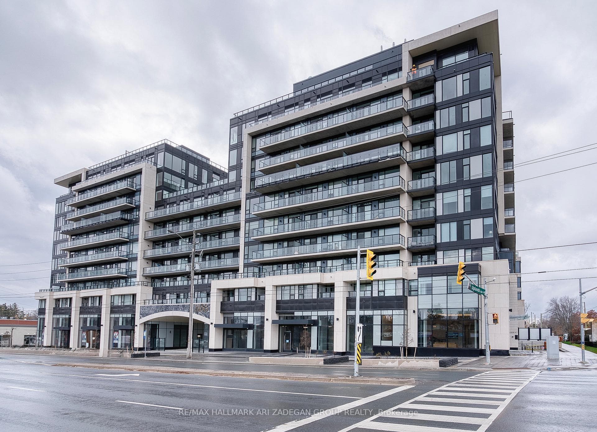 8188 Yonge Street Unit 805, Vaughan, ON L4J 1W5 - Photo 1